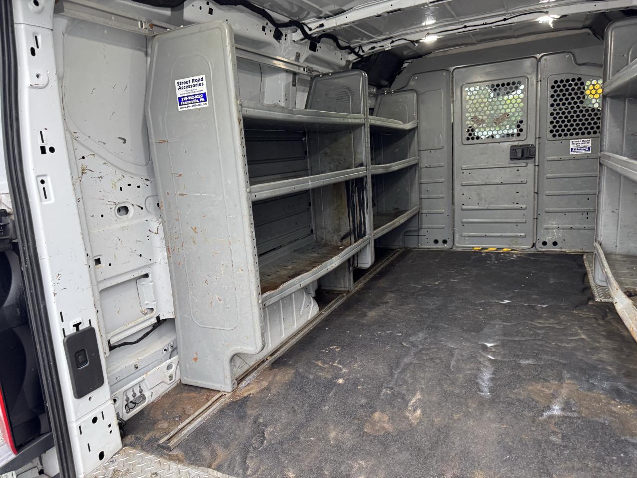 Ford Transit 250 Van Low Roof w/Sliding Pass. 130-in. WB 2018