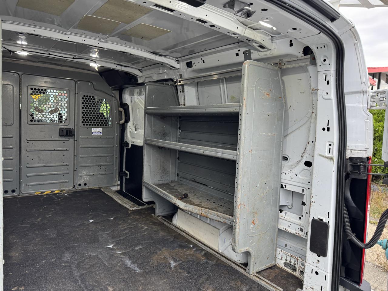 Ford Transit 250 Van Low Roof w/Sliding Pass. 130-in. WB 2018