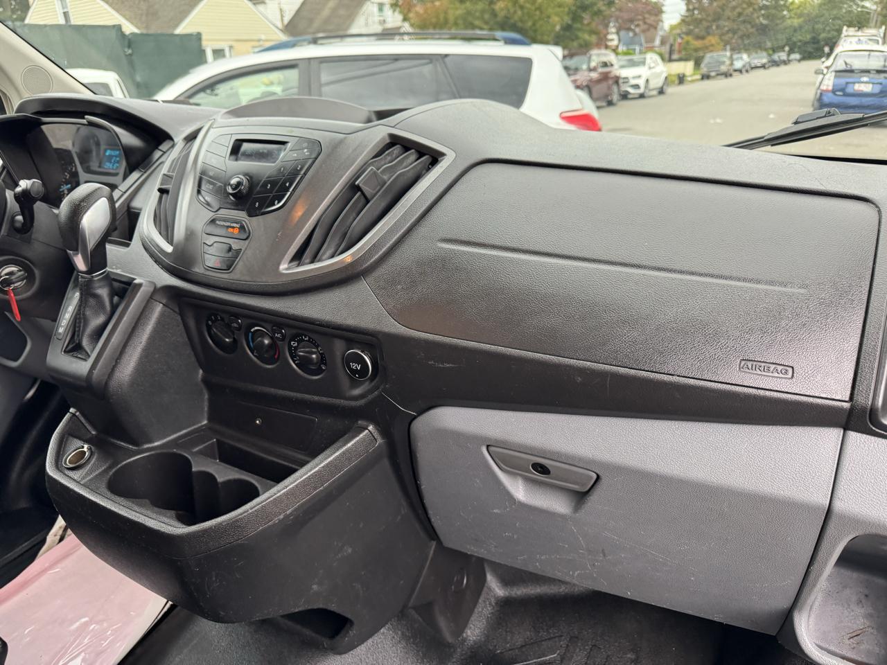Ford Transit 250 Van Low Roof w/Sliding Pass. 130-in. WB 2018