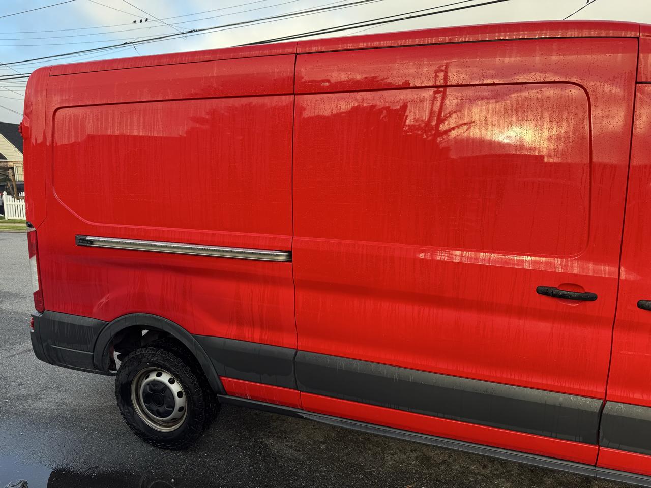 Ford Transit 250 Van Med. Roof w/Sliding Pass. 148-in. WB 2017