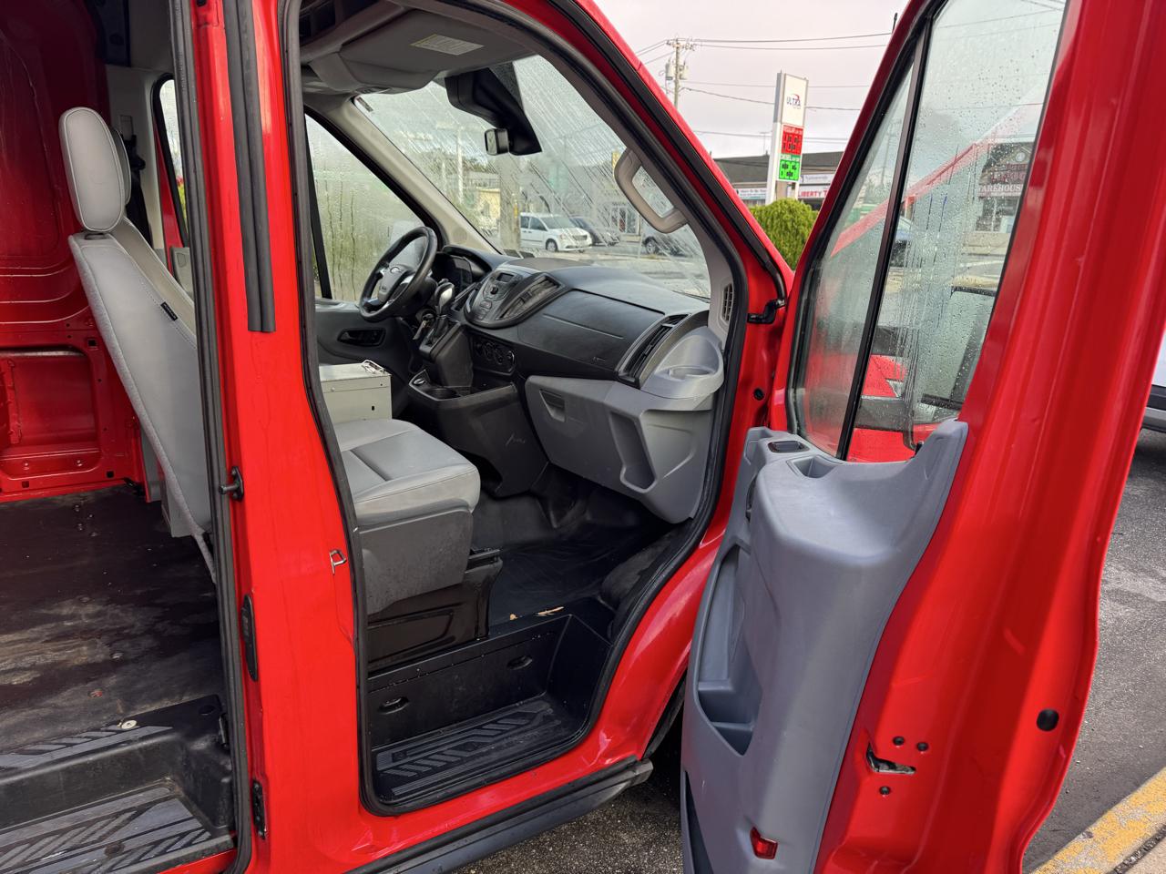 Ford Transit 250 Van Med. Roof w/Sliding Pass. 148-in. WB 2017