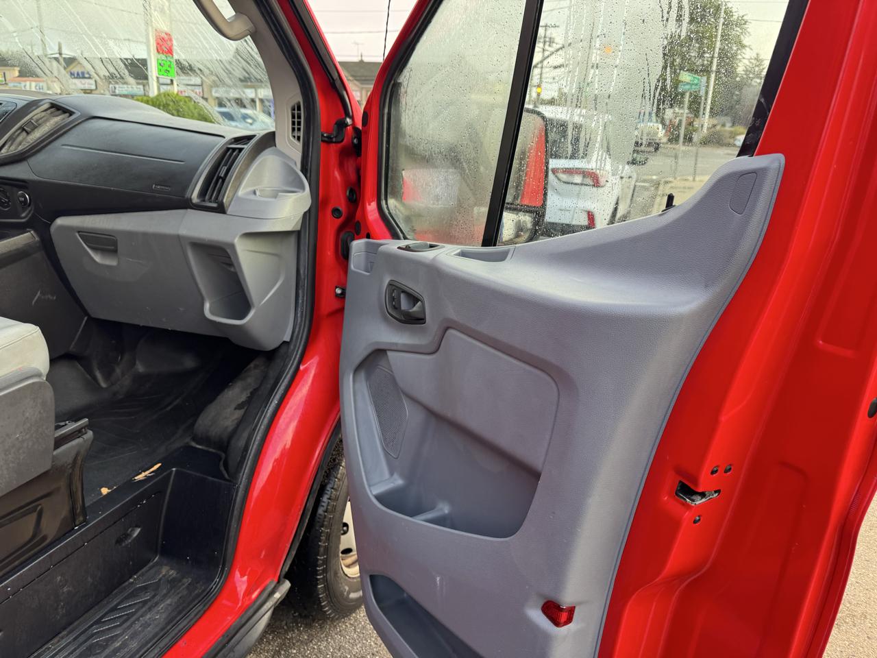 Ford Transit 250 Van Med. Roof w/Sliding Pass. 148-in. WB 2017