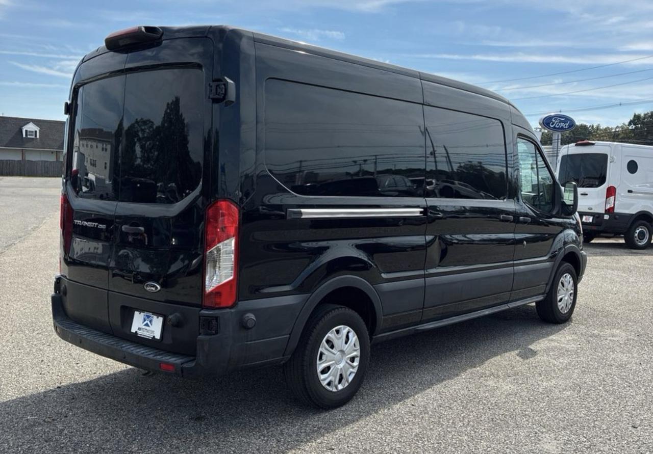 Ford Transit 250 Van Med. Roof w/Sliding Pass. 148-in. WB 2019