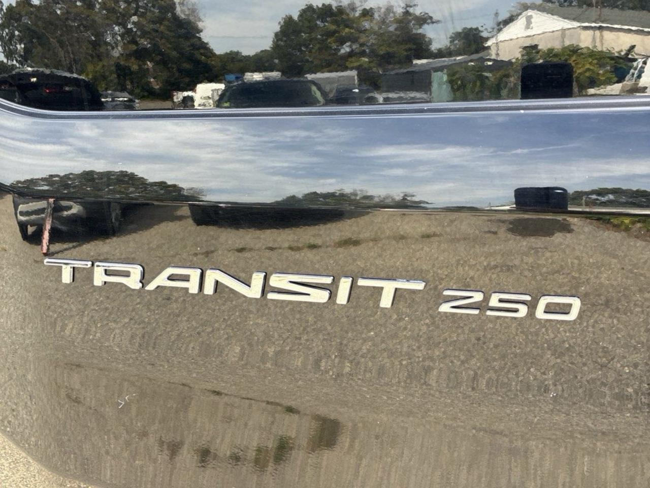 Ford Transit 250 Van Med. Roof w/Sliding Pass. 148-in. WB 2019