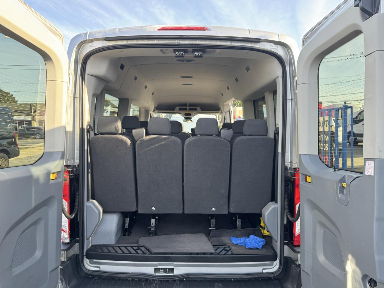 Ford Transit 350 Wagon Med. Roof XL w/Sliding Pass. 148-in. WB 2016