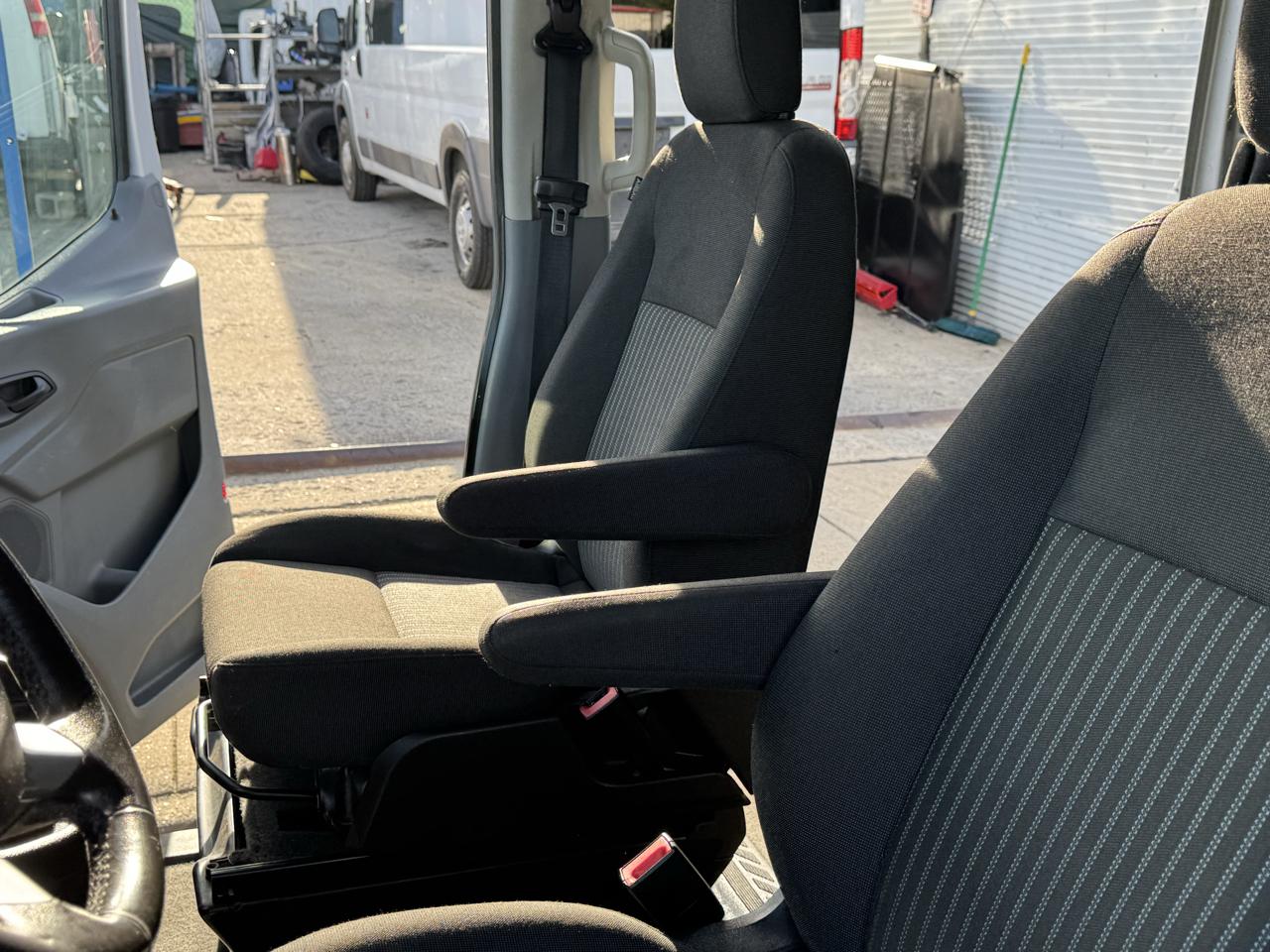 Ford Transit 350 Wagon Med. Roof XL w/Sliding Pass. 148-in. WB 2016