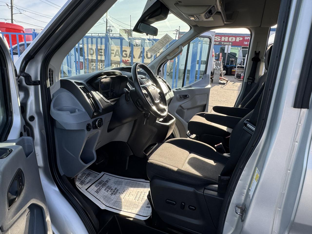 Ford Transit 350 Wagon Med. Roof XL w/Sliding Pass. 148-in. WB 2016