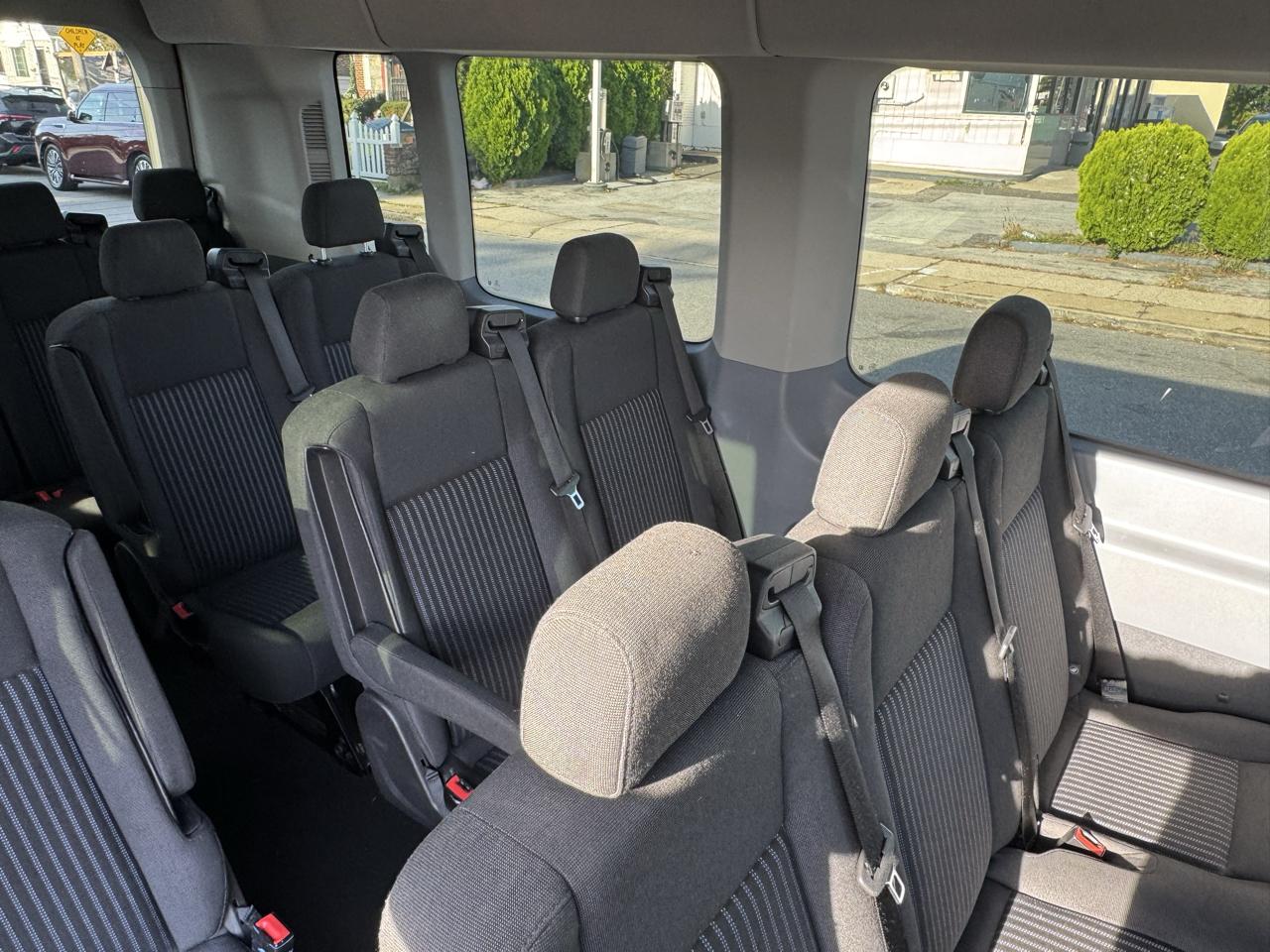 Ford Transit 350 Wagon Med. Roof XL w/Sliding Pass. 148-in. WB 2016