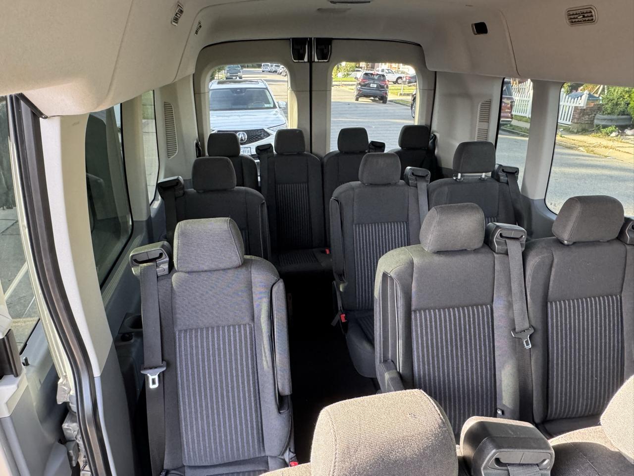 Ford Transit 350 Wagon Med. Roof XL w/Sliding Pass. 148-in. WB 2016