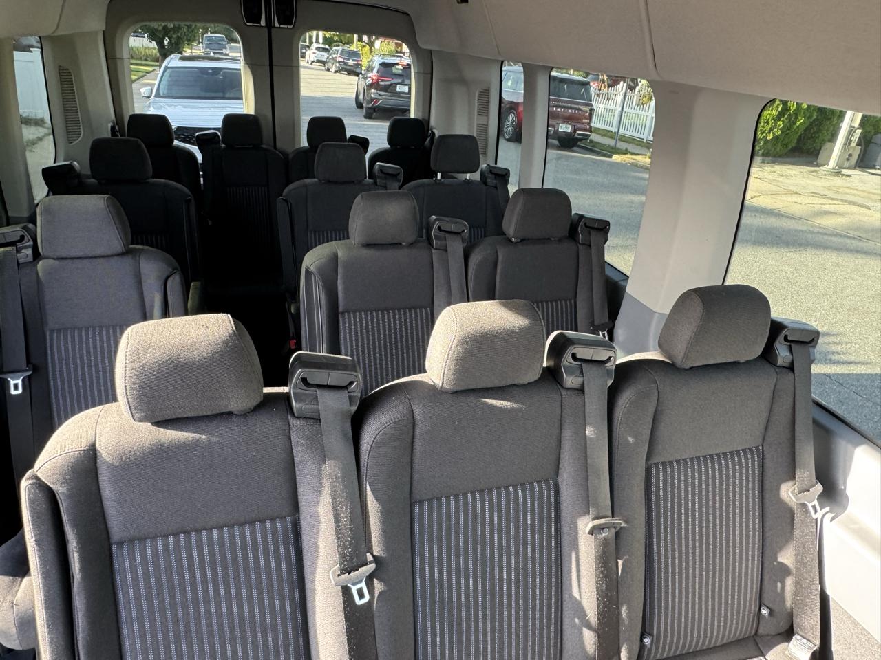 Ford Transit 350 Wagon Med. Roof XL w/Sliding Pass. 148-in. WB 2016