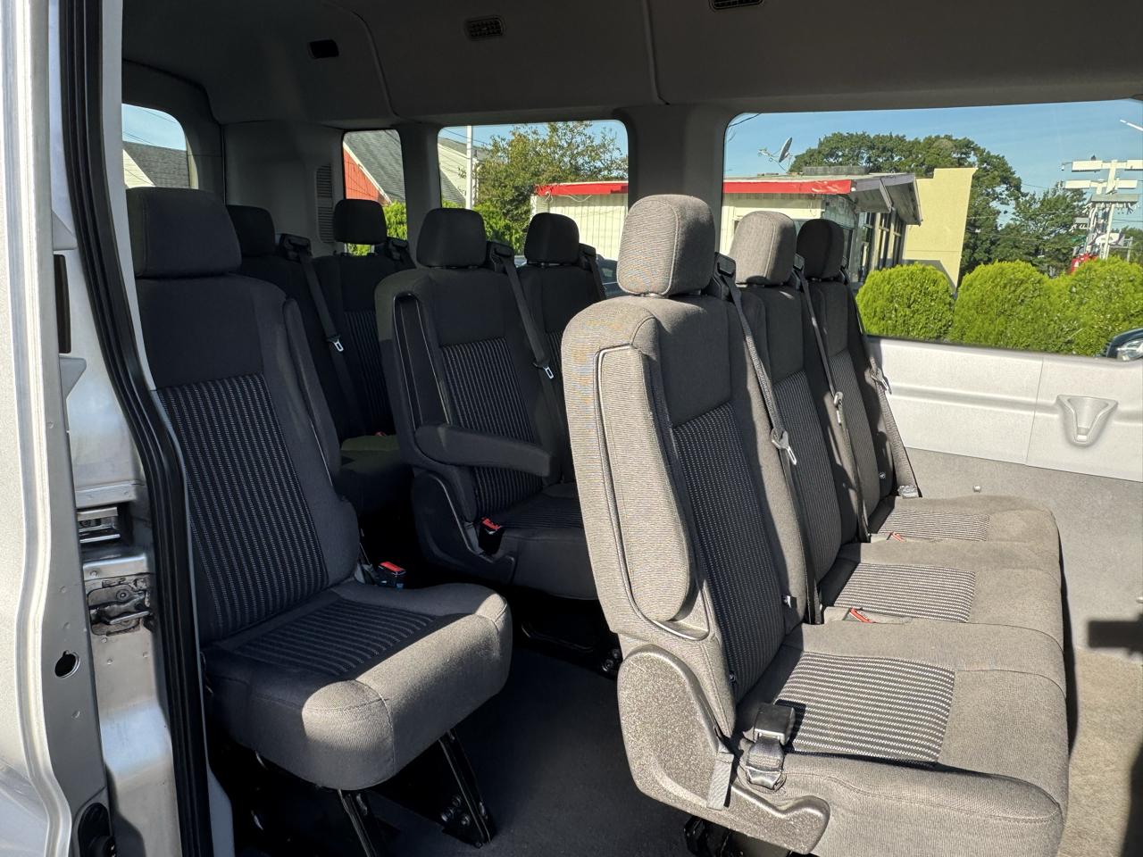 Ford Transit 350 Wagon Med. Roof XL w/Sliding Pass. 148-in. WB 2016
