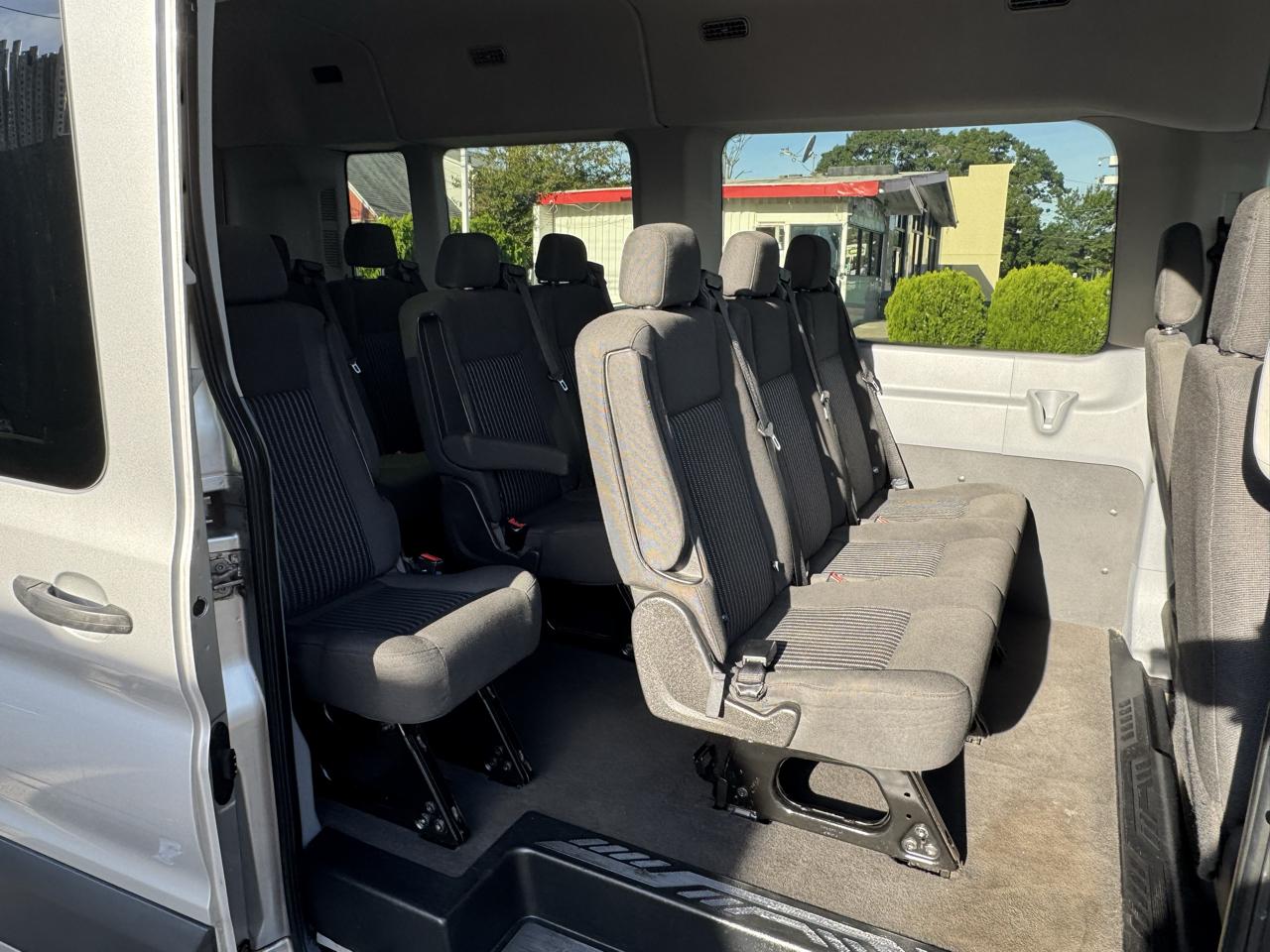 Ford Transit 350 Wagon Med. Roof XL w/Sliding Pass. 148-in. WB 2016