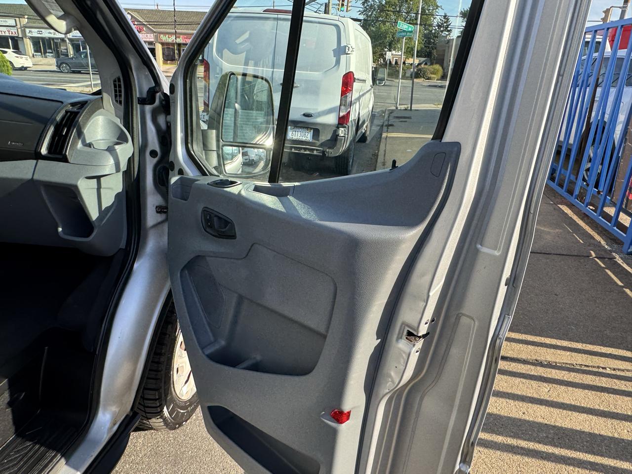 Ford Transit 350 Wagon Med. Roof XL w/Sliding Pass. 148-in. WB 2016