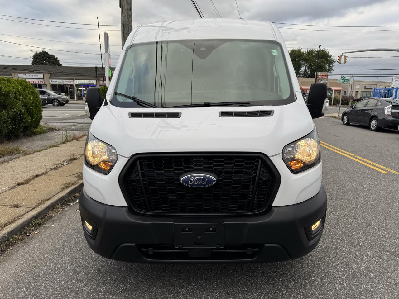 Ford Transit 250 Van Med. Roof w/Sliding Pass. 130-in. WB 2021