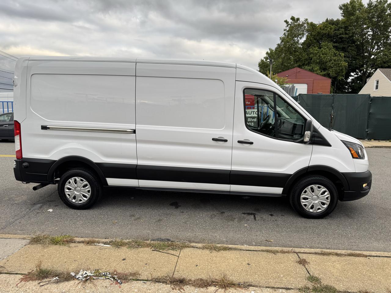 Ford Transit 250 Van Med. Roof w/Sliding Pass. 130-in. WB 2021