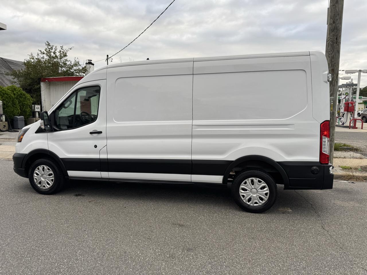 Ford Transit 250 Van Med. Roof w/Sliding Pass. 130-in. WB 2021