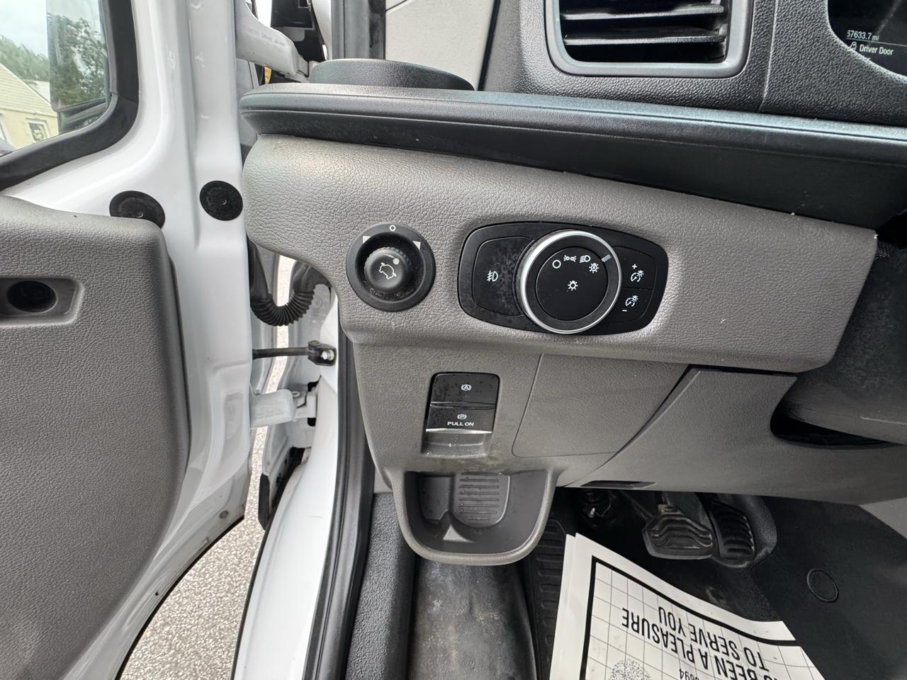 Ford Transit 250 Van Med. Roof w/Sliding Pass. 130-in. WB 2021