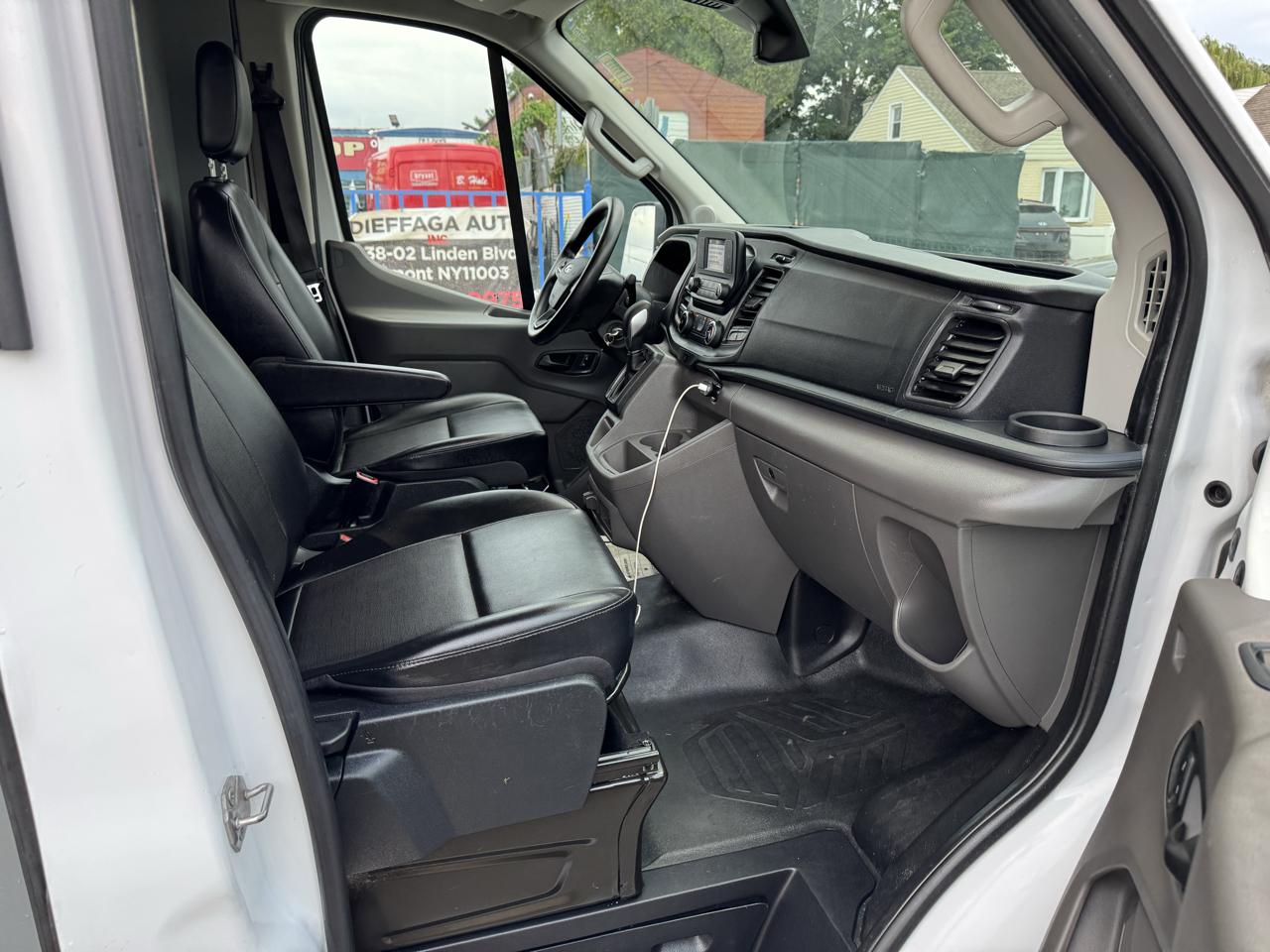 Ford Transit 250 Van Med. Roof w/Sliding Pass. 130-in. WB 2021