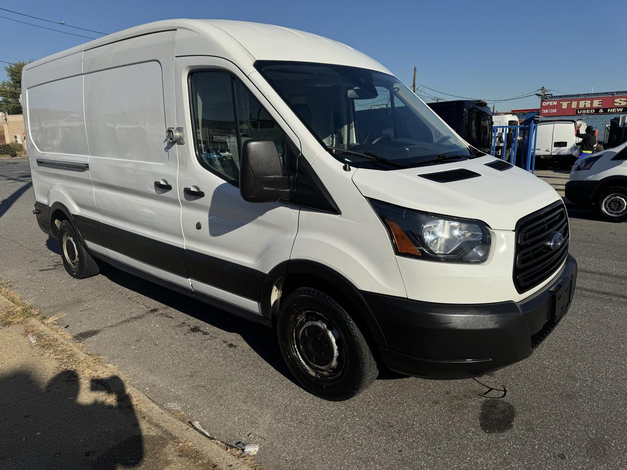 Ford Transit 150 Van Med. Roof w/Sliding Pass. 148-in. WB 2019
