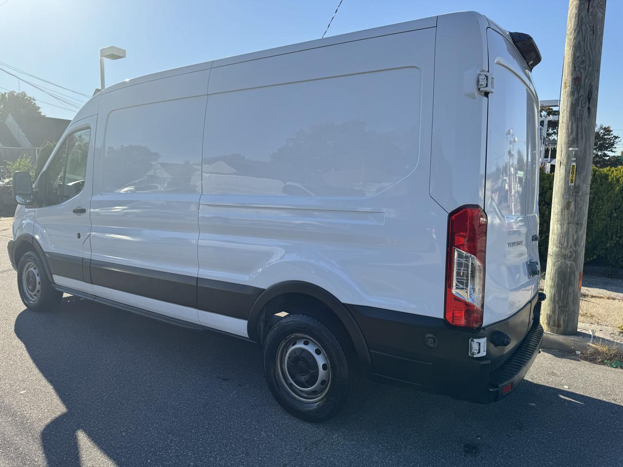 Ford Transit 150 Van Med. Roof w/Sliding Pass. 148-in. WB 2019