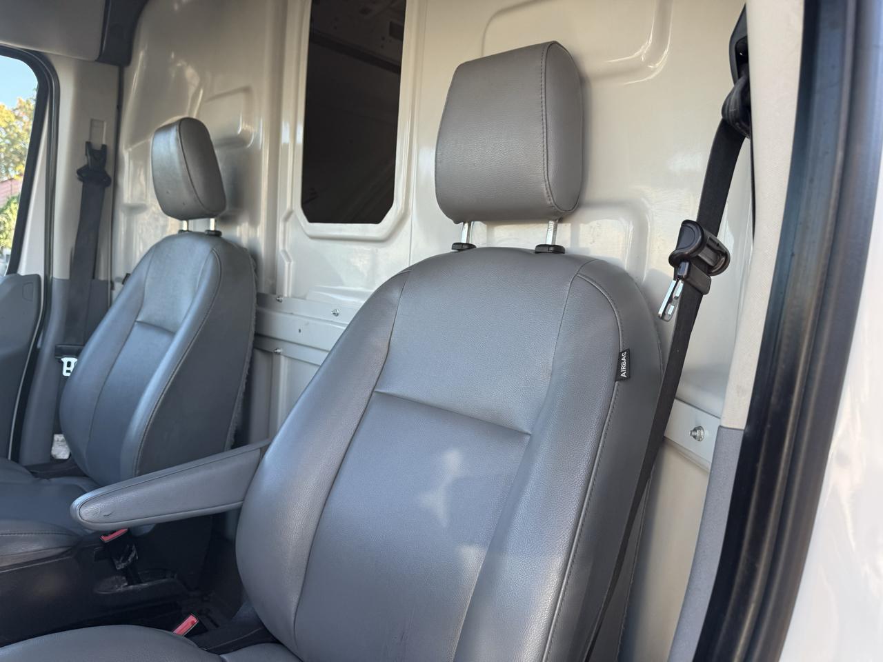 Ford Transit 150 Van Med. Roof w/Sliding Pass. 148-in. WB 2019