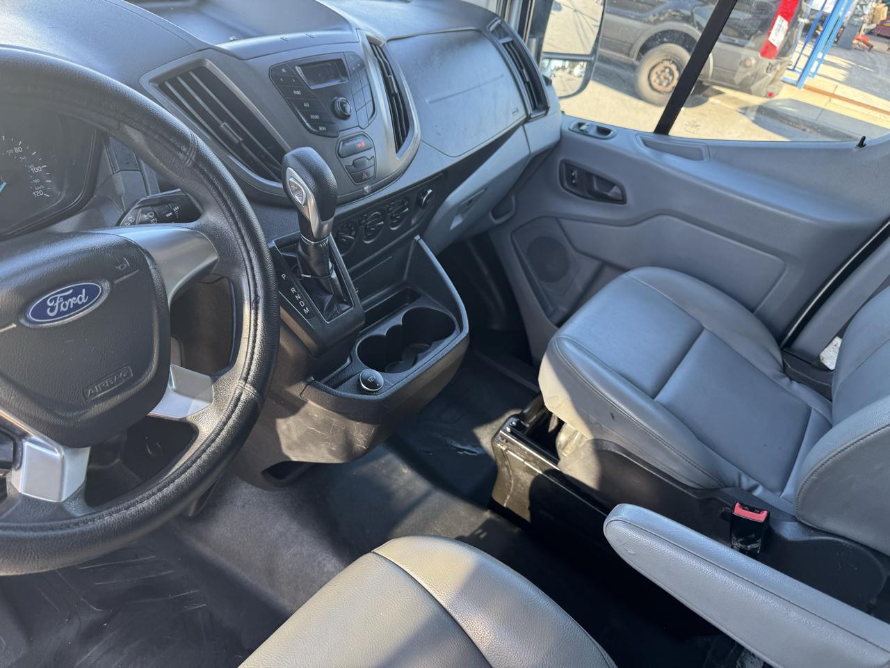 Ford Transit 150 Van Med. Roof w/Sliding Pass. 148-in. WB 2019
