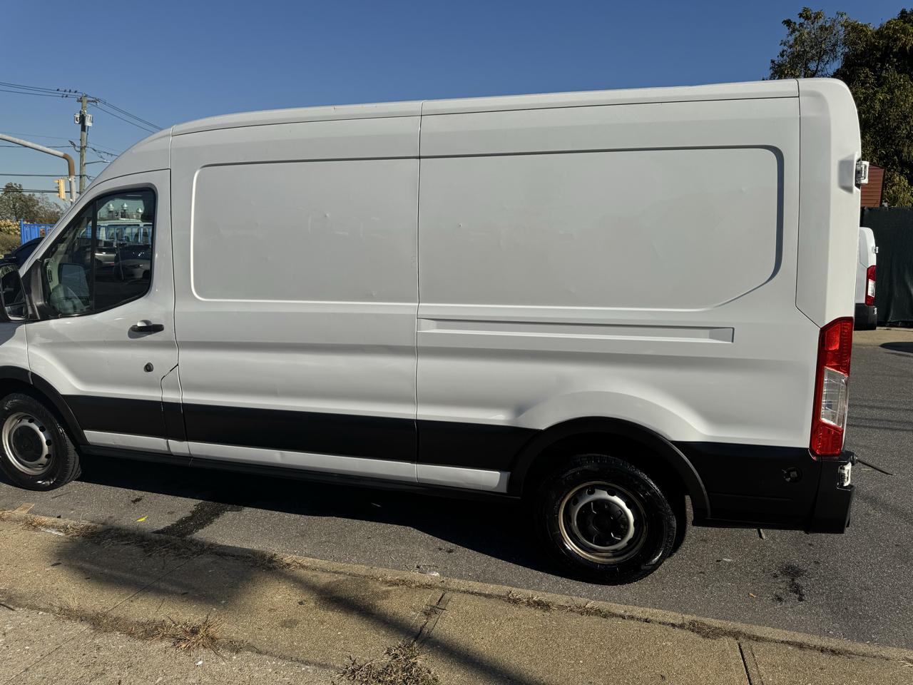 Ford Transit 150 Van Med. Roof w/Sliding Pass. 148-in. WB 2019