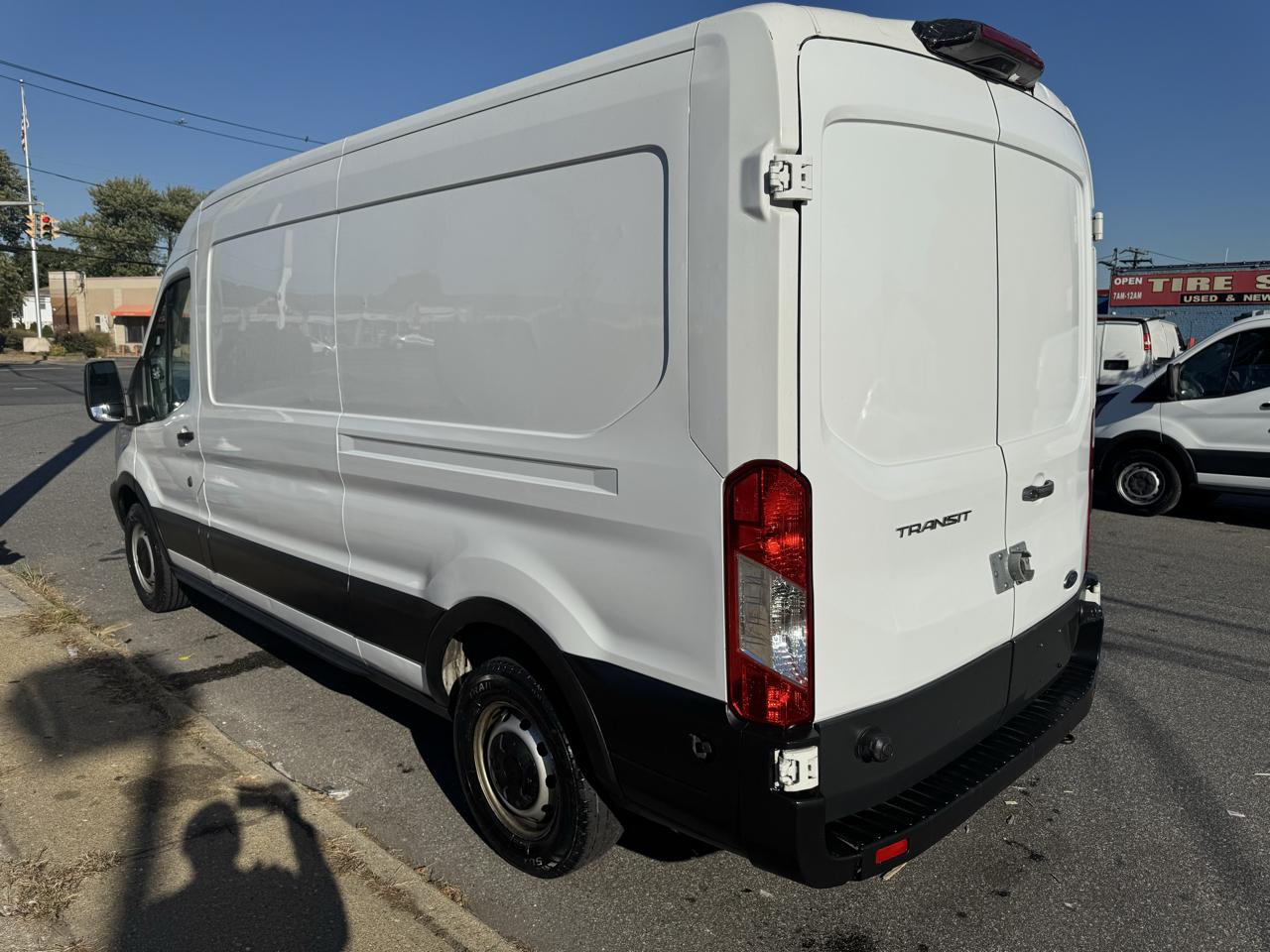 Ford Transit 150 Van Med. Roof w/Sliding Pass. 148-in. WB 2019