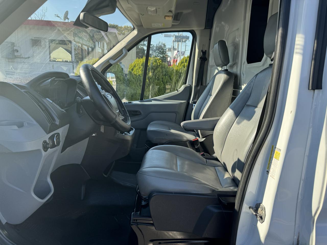 Ford Transit 150 Van Med. Roof w/Sliding Pass. 148-in. WB 2019