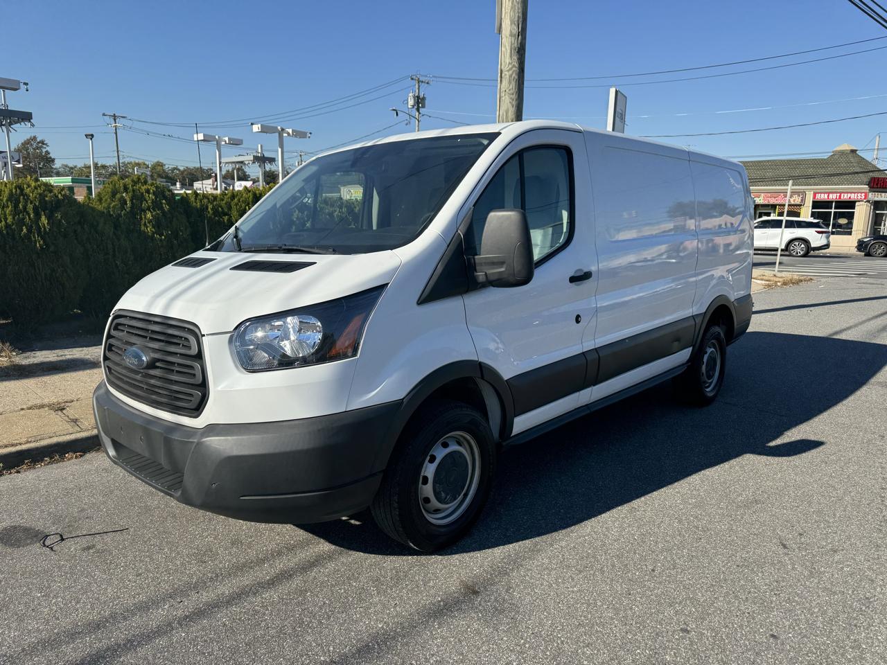 Ford Transit 250 Van Low Roof w/Sliding Pass. 130-in. WB 2016
