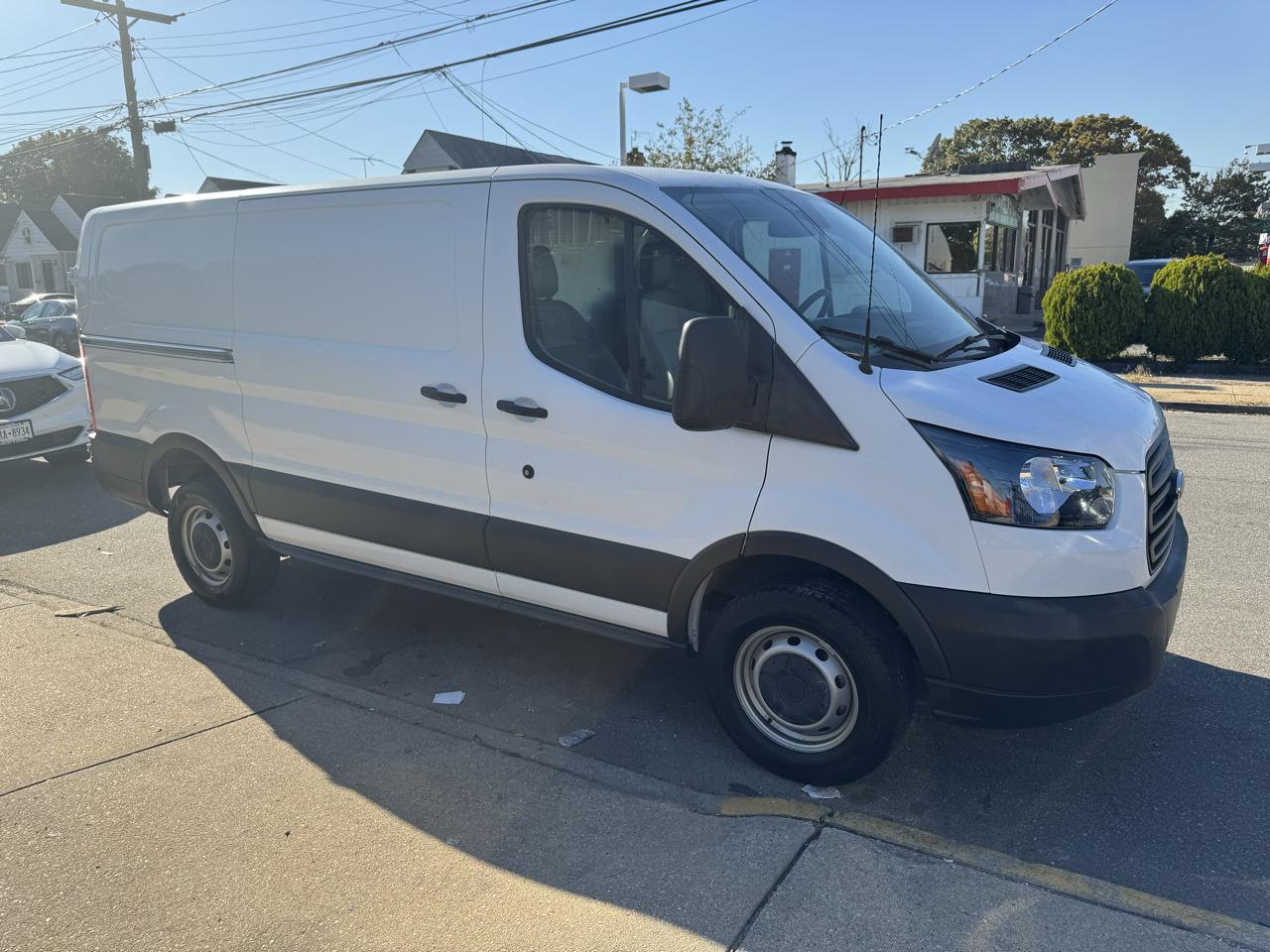Ford Transit 250 Van Low Roof w/Sliding Pass. 130-in. WB 2016