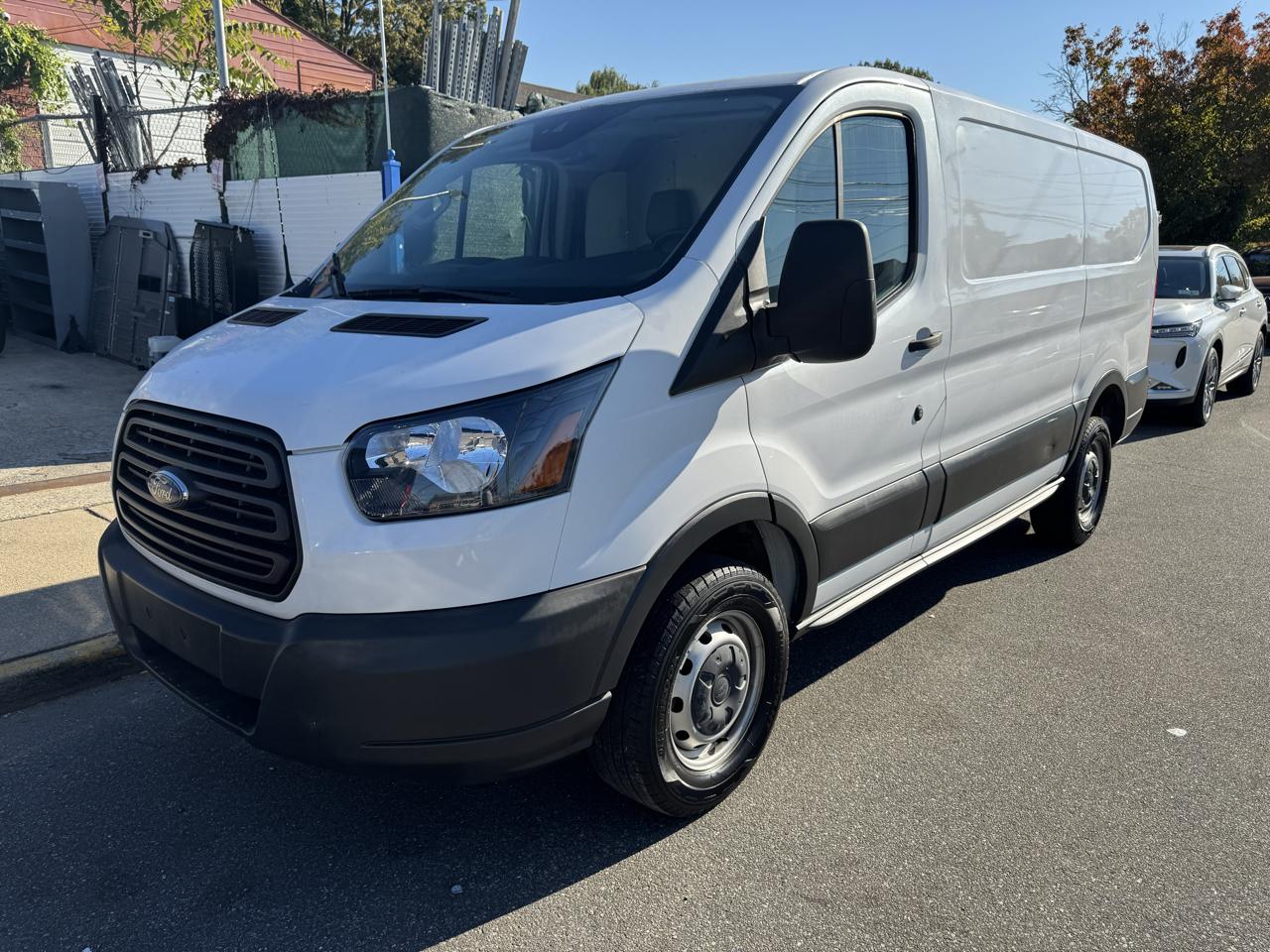 Ford Transit 250 Van Low Roof w/Sliding Pass. 130-in. WB 2016