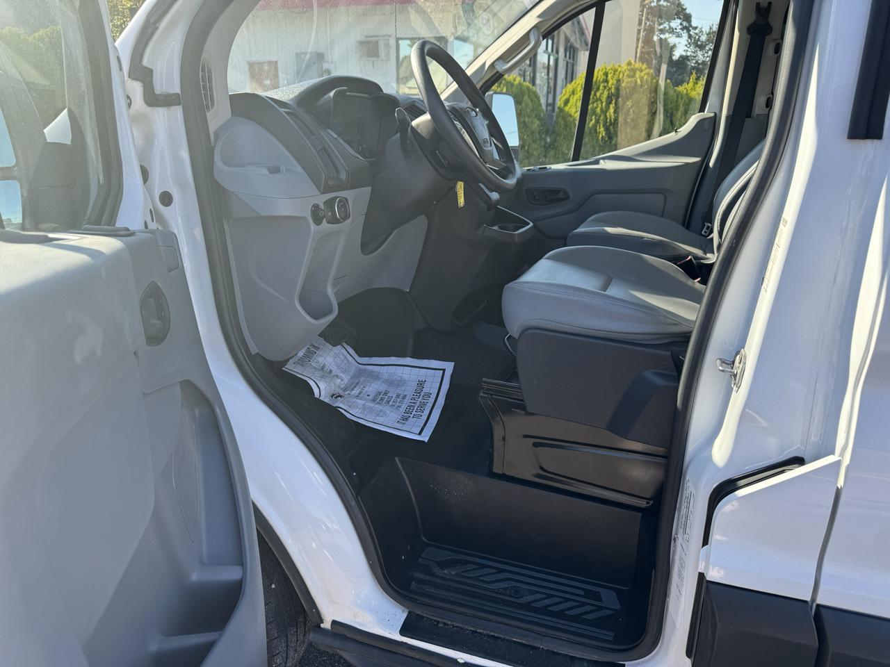 Ford Transit 250 Van Low Roof w/Sliding Pass. 130-in. WB 2016