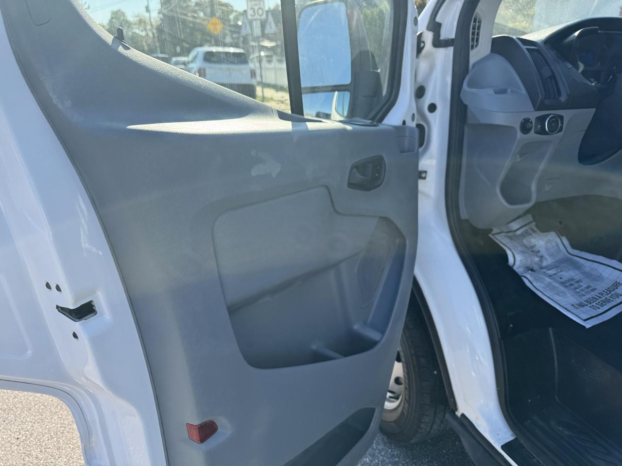 Ford Transit 250 Van Low Roof w/Sliding Pass. 130-in. WB 2016
