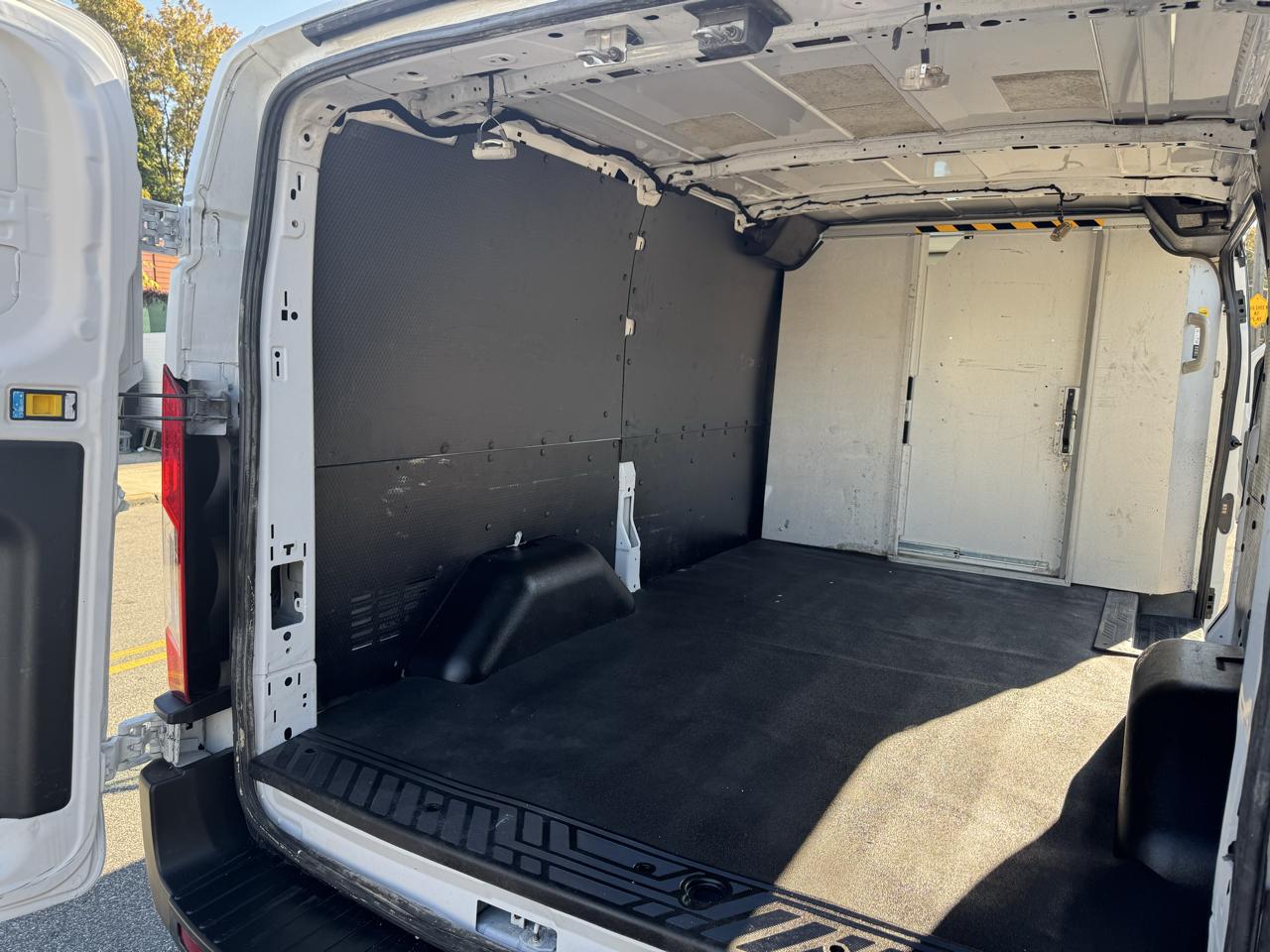 Ford Transit 250 Van Low Roof w/Sliding Pass. 130-in. WB 2016