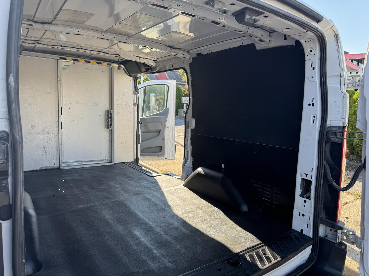 Ford Transit 250 Van Low Roof w/Sliding Pass. 130-in. WB 2016
