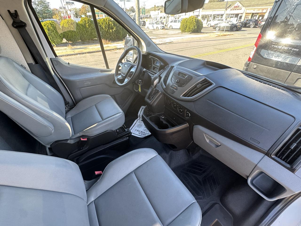 Ford Transit 250 Van Low Roof w/Sliding Pass. 130-in. WB 2016