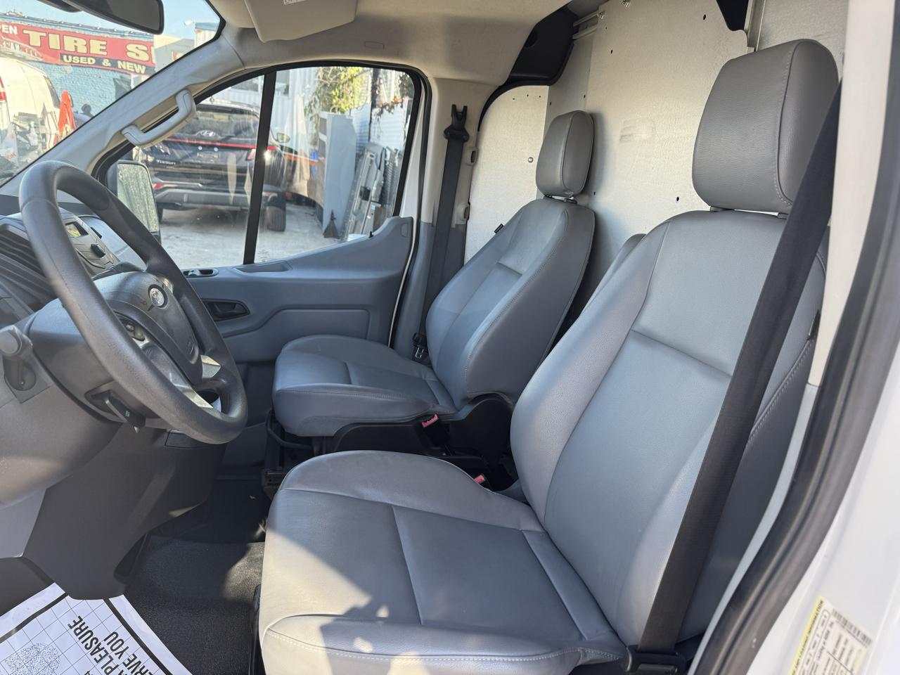 Ford Transit 250 Van Low Roof w/Sliding Pass. 130-in. WB 2016