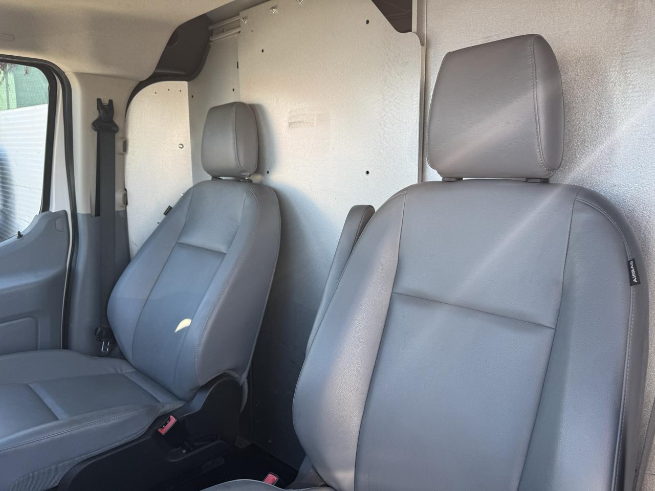 Ford Transit 250 Van Low Roof w/Sliding Pass. 130-in. WB 2016