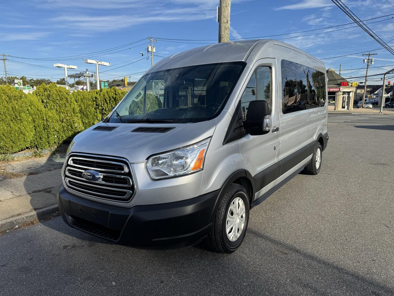 Ford Transit 350 Wagon Med. Roof XL w/Sliding Pass. 148-in. WB 2019