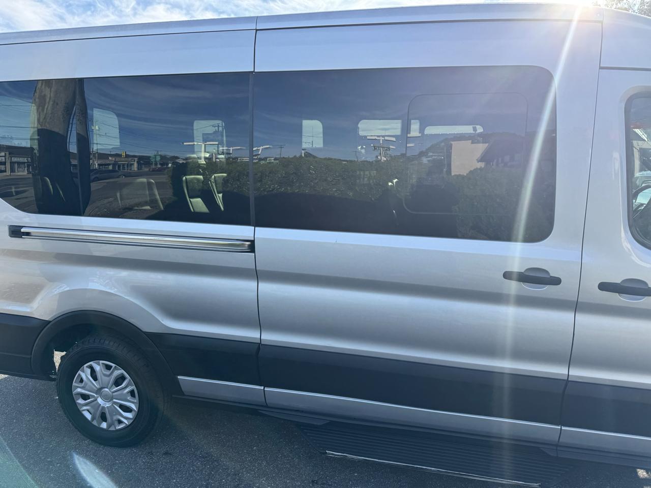 Ford Transit 350 Wagon Med. Roof XL w/Sliding Pass. 148-in. WB 2019