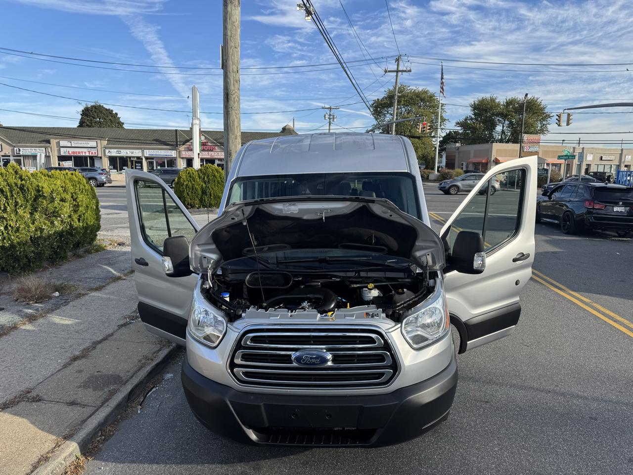 Ford Transit 350 Wagon Med. Roof XL w/Sliding Pass. 148-in. WB 2019