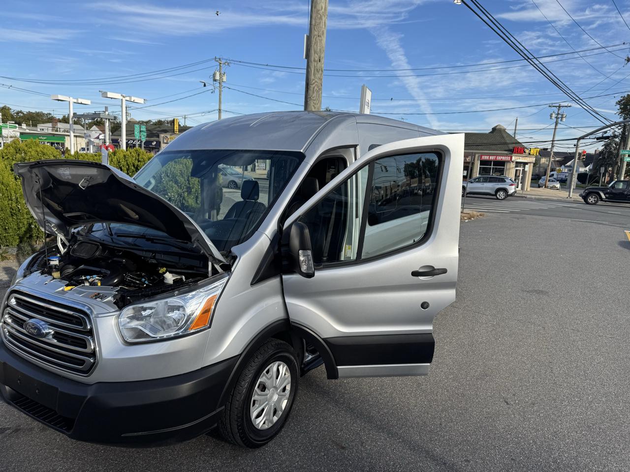 Ford Transit 350 Wagon Med. Roof XL w/Sliding Pass. 148-in. WB 2019