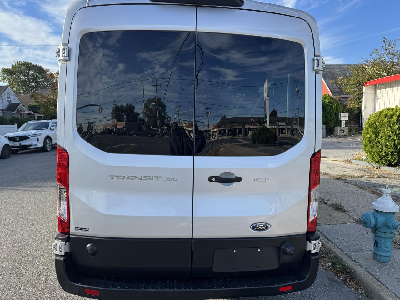 Ford Transit 350 Wagon Med. Roof XL w/Sliding Pass. 148-in. WB 2019