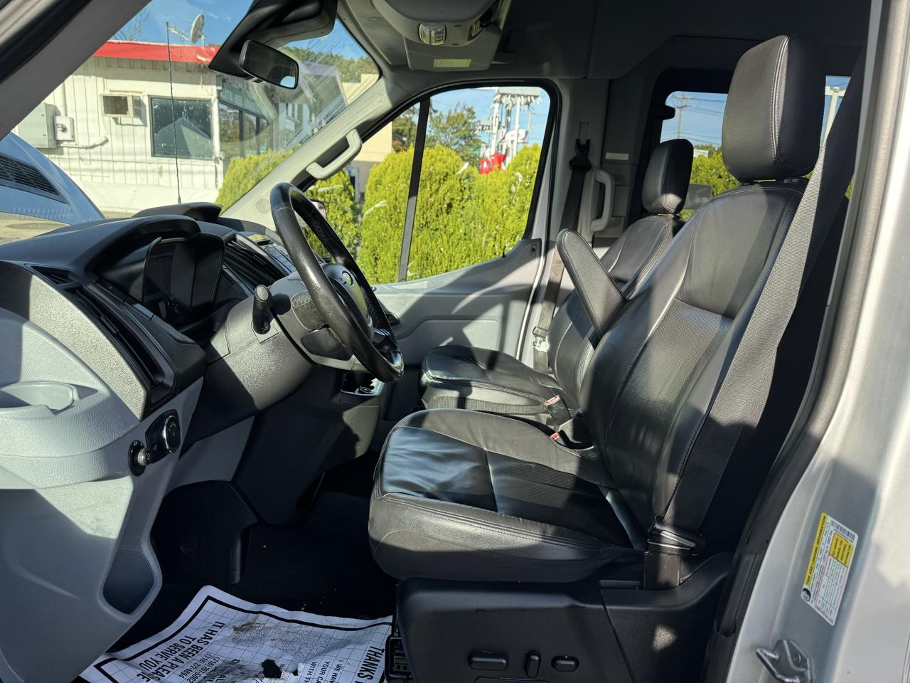 Ford Transit 350 Wagon Med. Roof XL w/Sliding Pass. 148-in. WB 2019
