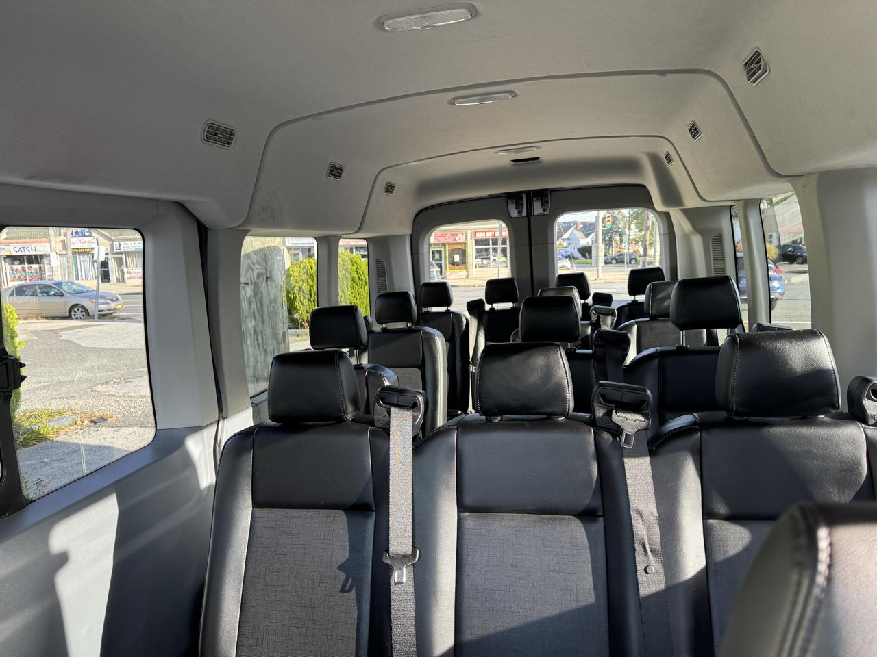 Ford Transit 350 Wagon Med. Roof XL w/Sliding Pass. 148-in. WB 2019