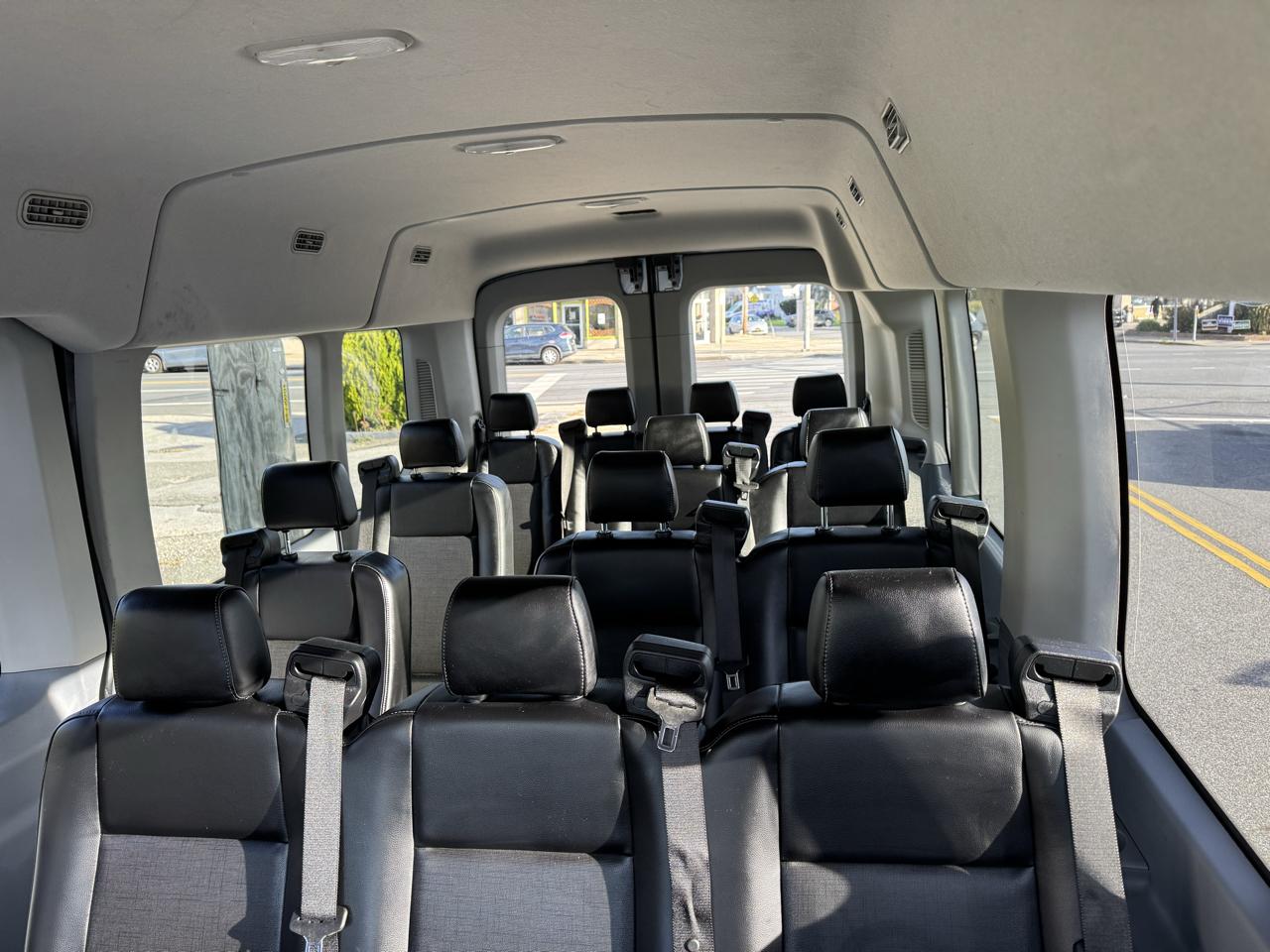 Ford Transit 350 Wagon Med. Roof XL w/Sliding Pass. 148-in. WB 2019