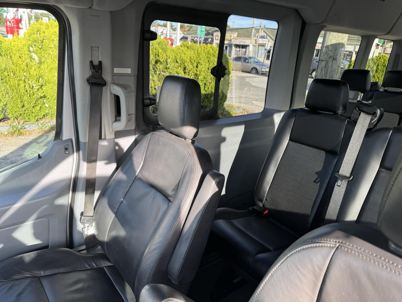 Ford Transit 350 Wagon Med. Roof XL w/Sliding Pass. 148-in. WB 2019