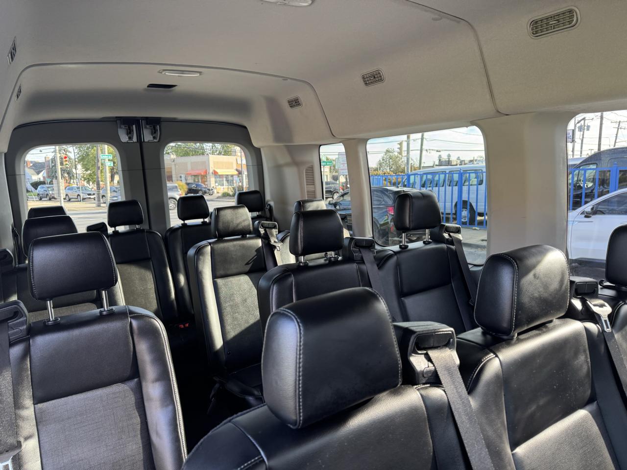 Ford Transit 350 Wagon Med. Roof XL w/Sliding Pass. 148-in. WB 2019