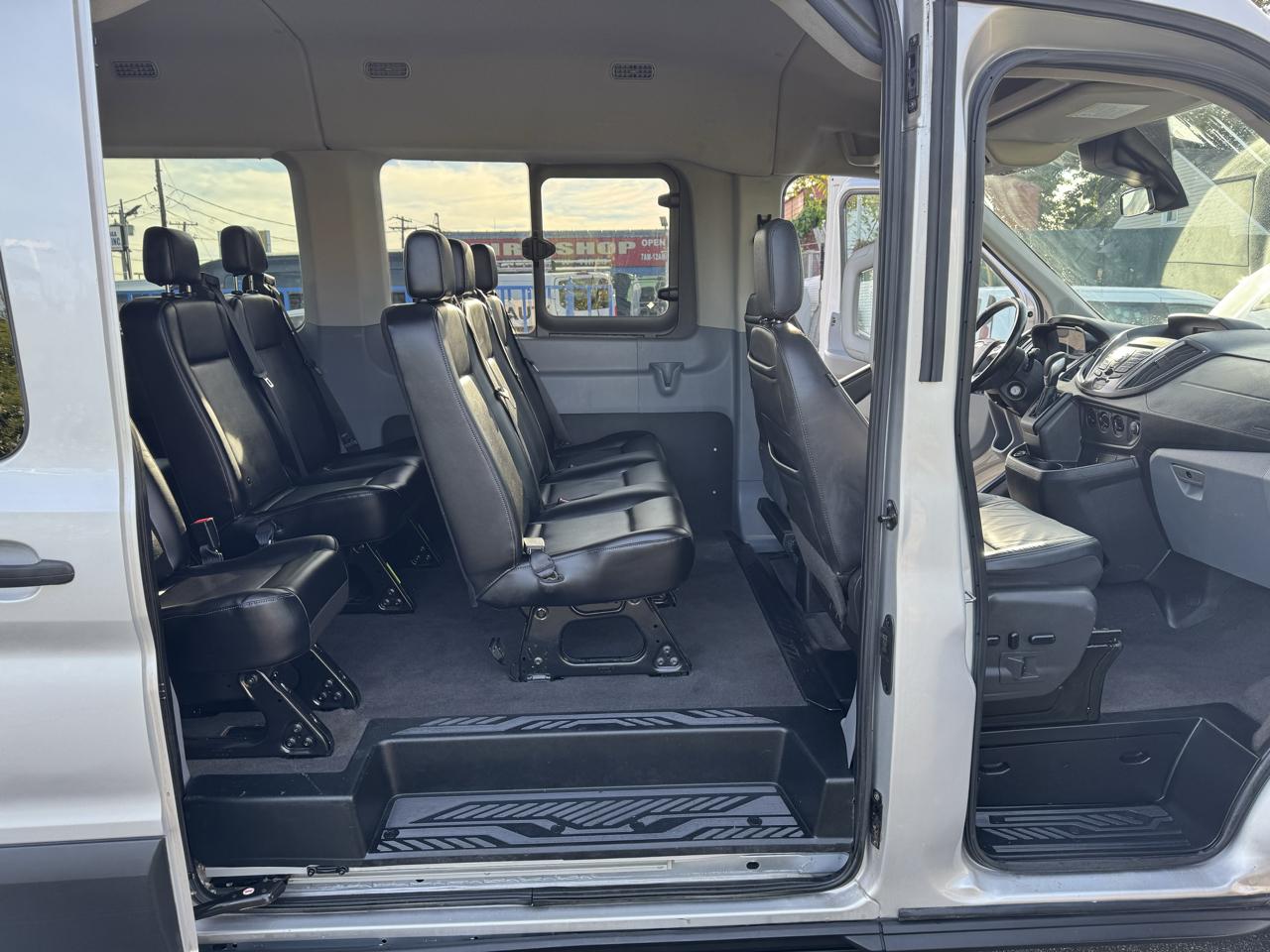Ford Transit 350 Wagon Med. Roof XL w/Sliding Pass. 148-in. WB 2019